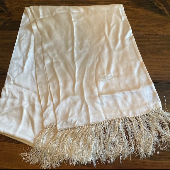Gucci scarf 🧣 - Picture 2 of 12